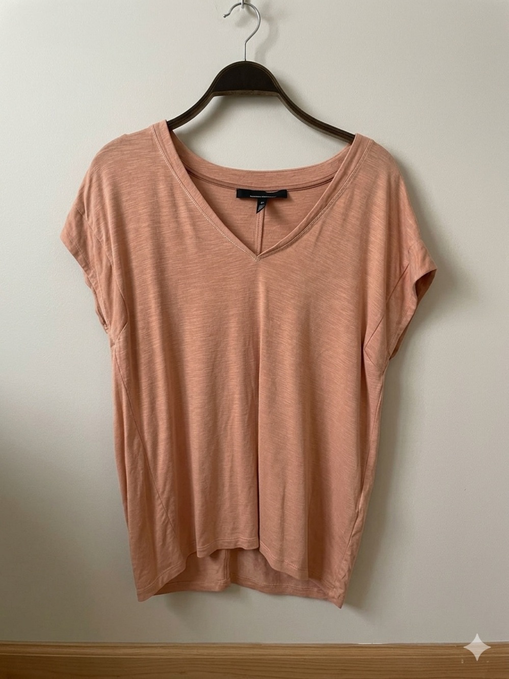 White House Black Market Peach V-Neck Short Sleeve Top
